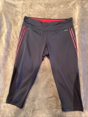 Jockey Dark Grey Capri Leggings with Red Accents